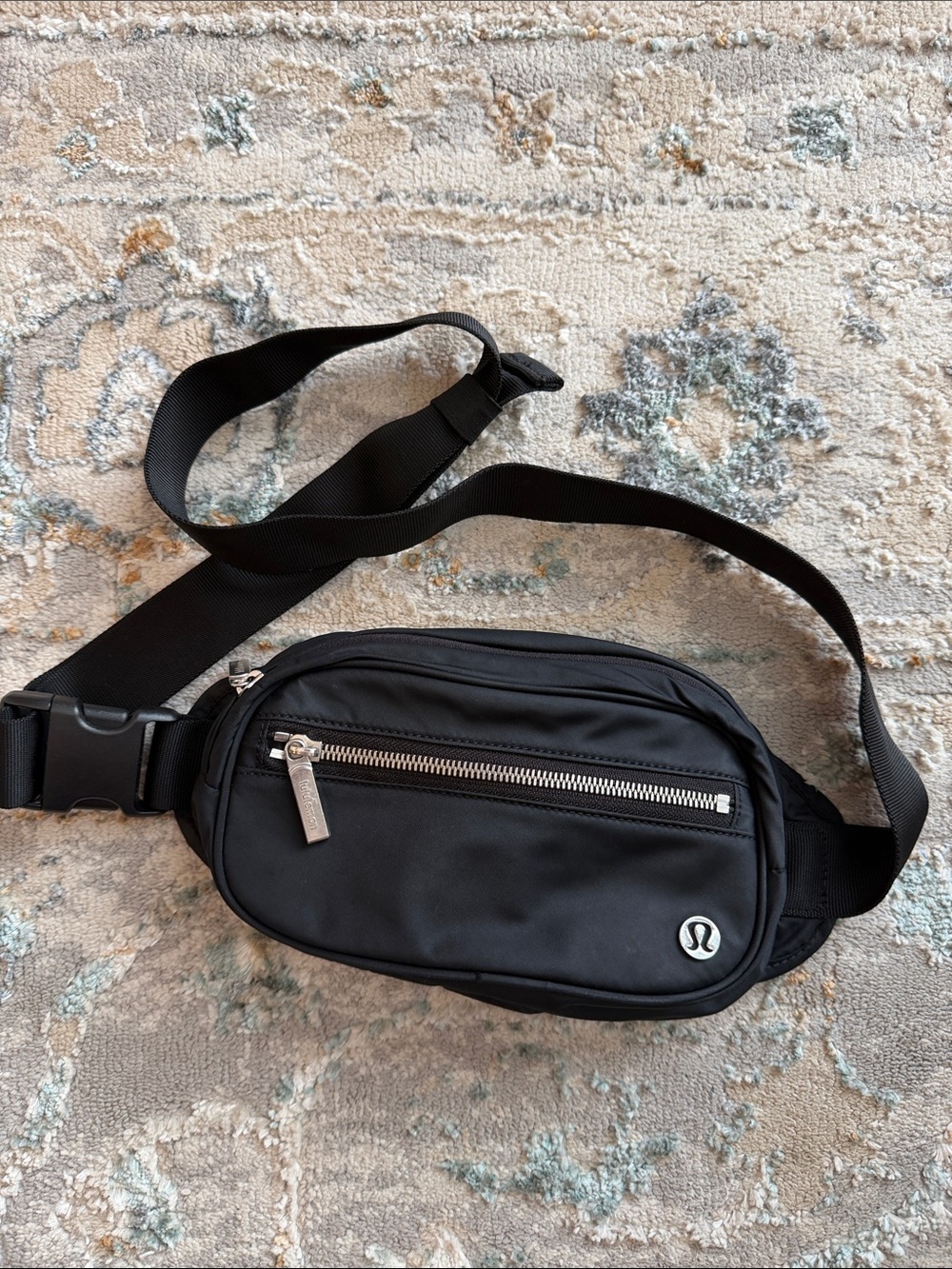 Lululemon wunderlust belt bag